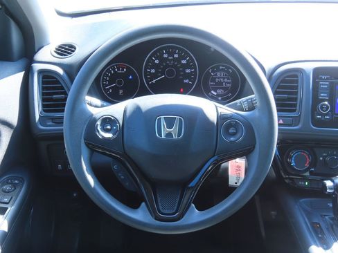 Used 2022 Honda HR-V LX image 6