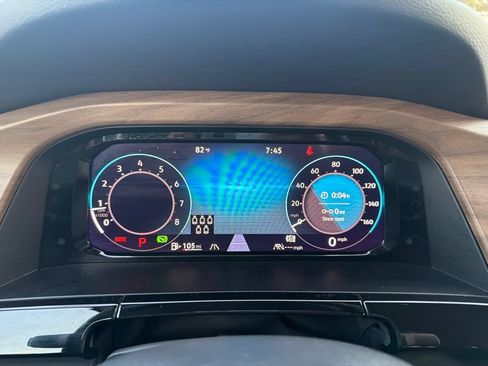 Used 2025 Volkswagen Atlas SE AWD/4WD image 28