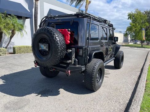 Used 2017 Jeep Wrangler Unlimited Rubicon image 5