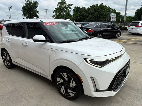 Used 2023 Kia Soul GT-Line w/ GT-Line Technology Package FWD image 2
