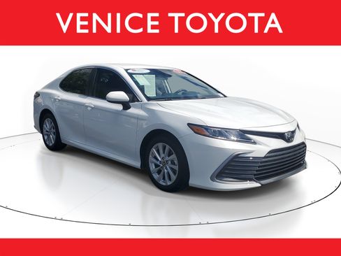 Certified 2023 Toyota Camry LE image 1