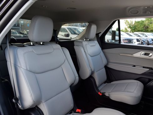 New 2026 Ford Explorer Active w/ Active Comfort Package RWD image 21