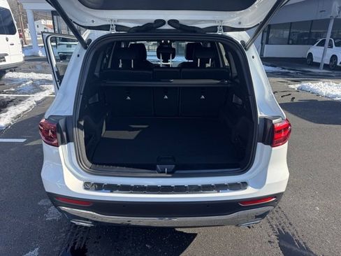 Used 2026 Mercedes-Benz GLB 250 4MATIC image 11