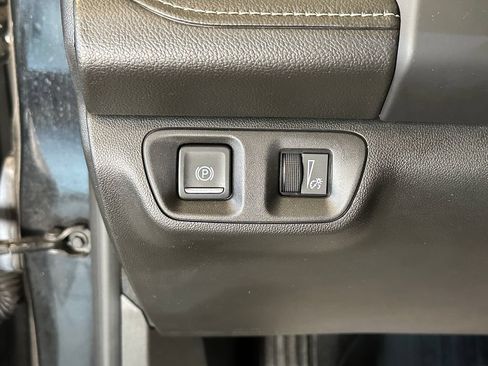 Used 2017 GMC Acadia Denali w/ Technology Package AWD/4WD image 17