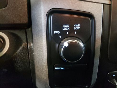 Used 2018 RAM 2500 Tradesman w/ Chrome Appearance Group image 27