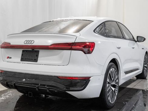 Used 2024 Audi Q8 e-tron Premium Plus image 4