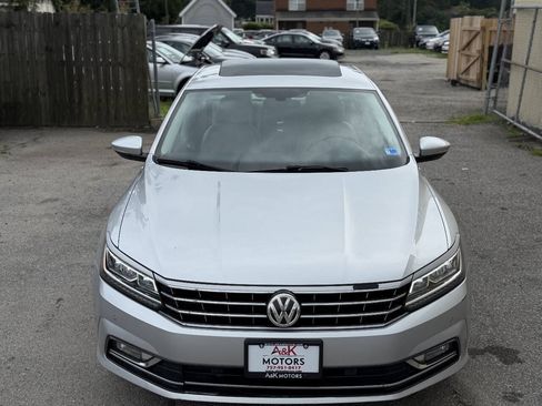 Used 2017 Volkswagen Passat 1.8T SE FWD image 3