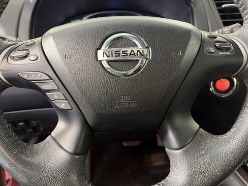 Used 2016 Nissan Pathfinder Platinum w/ Family Entertainment Package AWD/4WD image 16