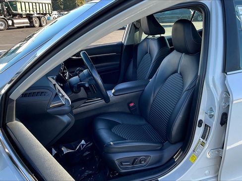 Used 2022 Toyota Camry SE image 24