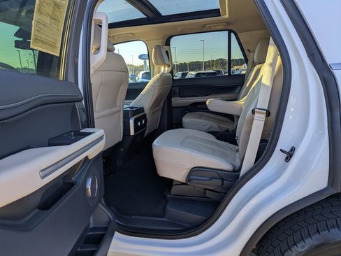 Certified 2024 Ford Expedition Limited image 26