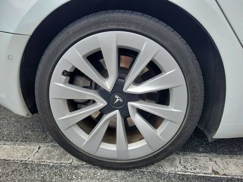 Used 2021 Tesla Model 3 Standard Range Plus RWD image 5