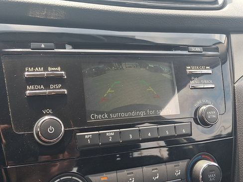 Used 2018 Nissan Rogue Sport S AWD/4WD image 17