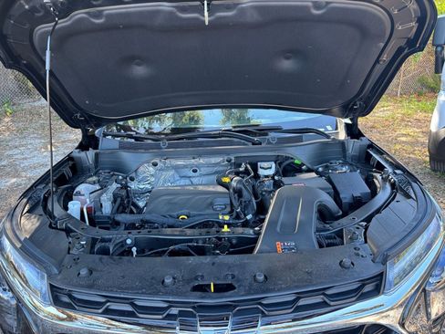 Used 2025 Chevrolet Trax LT w/ LT Convenience Package image 33