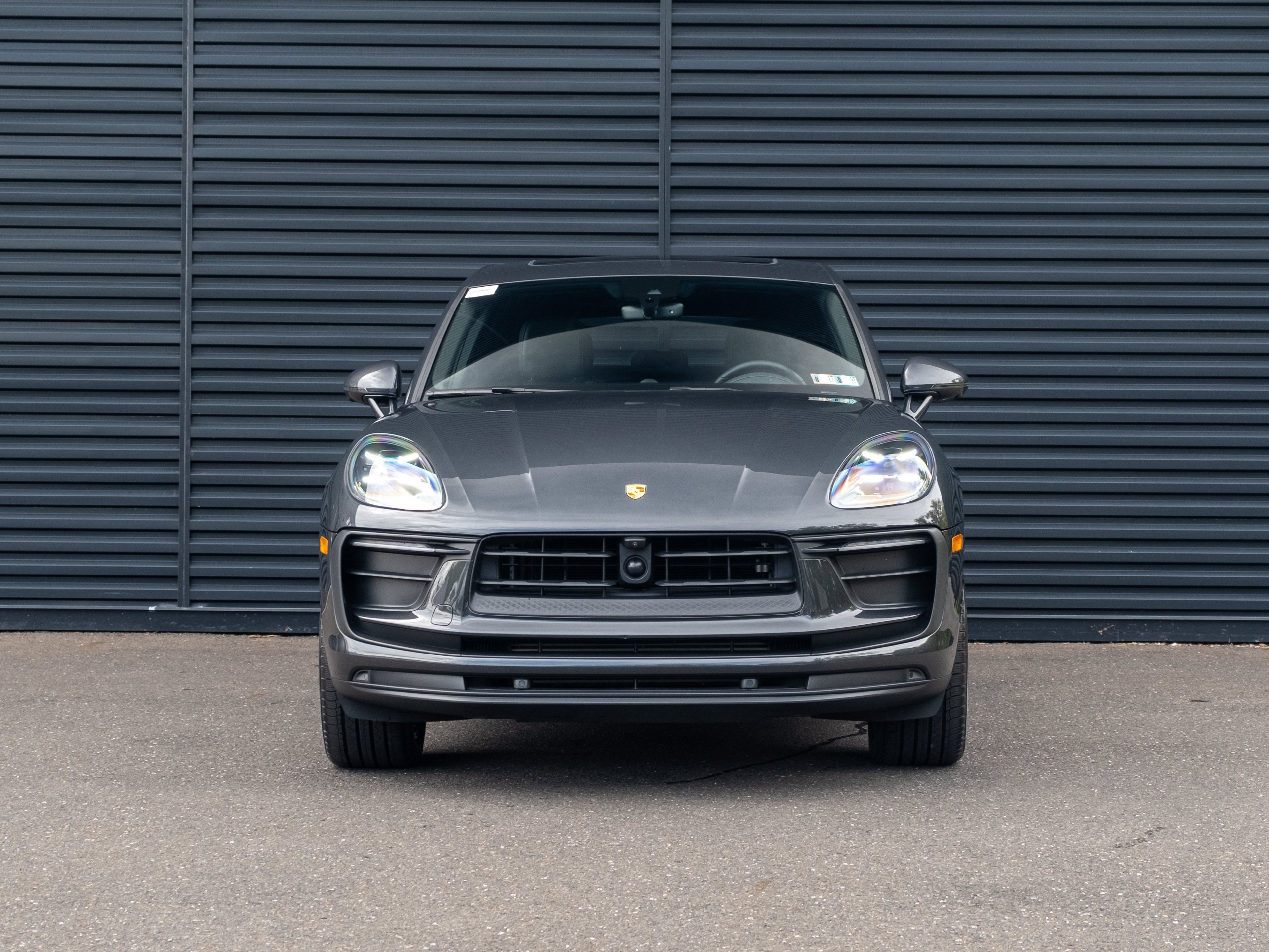 Used 2023 Porsche Macan AWD/4WD image 11