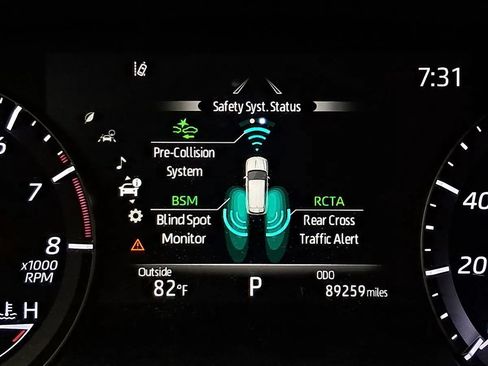Used 2021 Toyota Highlander XLE FWD image 9