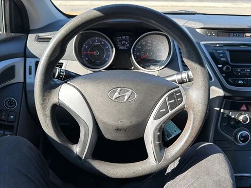 Used 2015 Hyundai Elantra SE FWD image 10