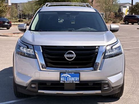 Used 2022 Nissan Pathfinder SL image 9