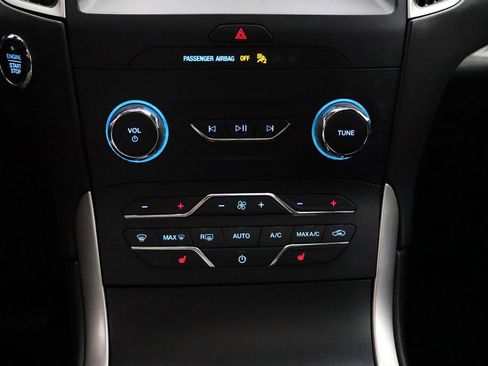 Used 2019 Ford Edge SEL w/ Equipment Group 201A AWD/4WD image 21