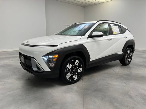 Used 2025 Hyundai Kona SEL AWD/4WD image 4