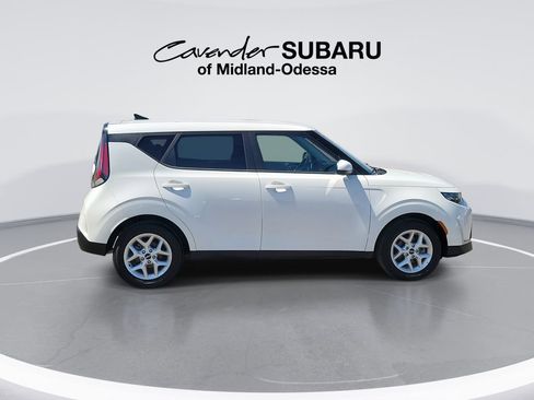 Used 2025 Kia Soul LX w/ LX Technology Package FWD image 9