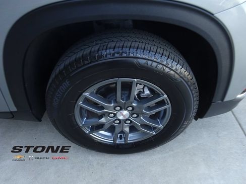 Certified 2025 GMC Acadia Elevation FWD image 9