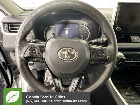 Used 2023 Toyota RAV4 XLE image 8