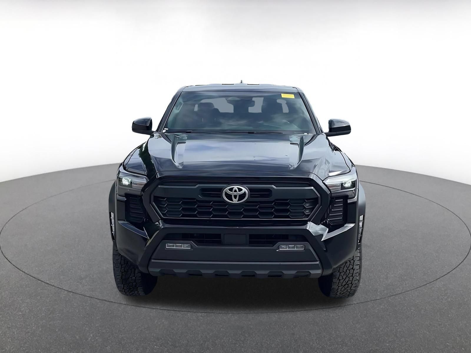 Used 2025 Toyota Tacoma TRD Off-Road AWD/4WD image 3