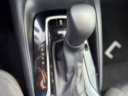 Used 2024 Toyota Corolla LE image 31