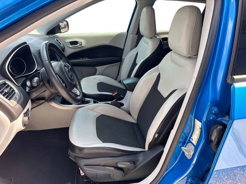Used 2019 Jeep Compass Latitude w/ Popular Equipment Group FWD image 22