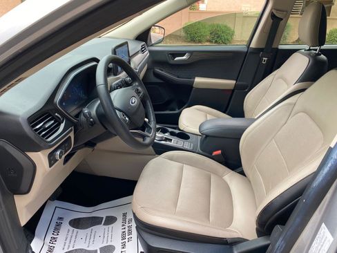 Used 2020 Ford Escape Titanium w/ Titanium Premium Package 2.0 image 33