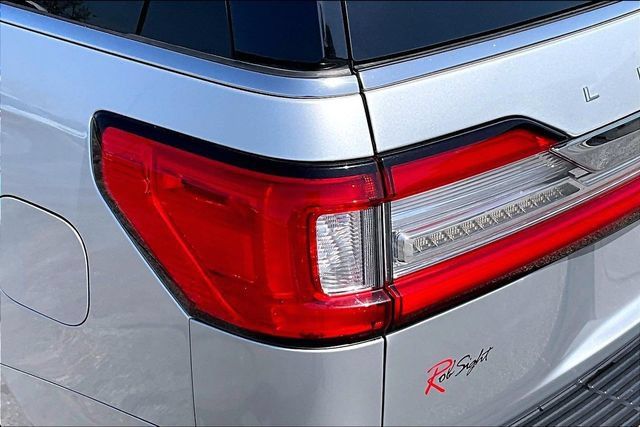 Used 2019 Lincoln Navigator Reserve AWD/4WD image 23