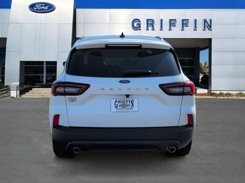 Used 2025 Ford Escape ST-Line w/ Tech Pack #1 FWD image 8