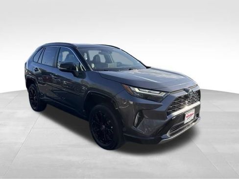 Used 2022 Toyota RAV4 XSE w/ XSE Grade Weather Package AWD/4WD image 10