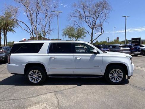Used 2018 GMC Yukon XL Denali RWD image 2
