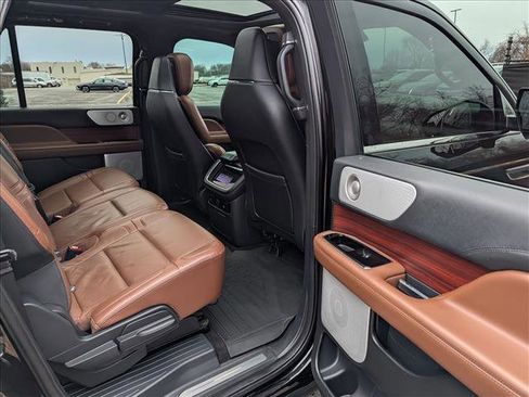 Certified 2023 Lincoln Navigator L Reserve image 17