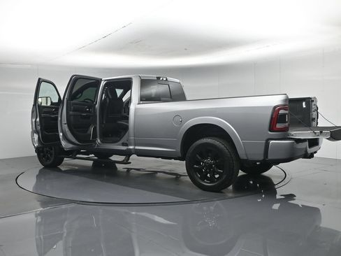 Used 2022 RAM 3500 Limited w/ Night Edition AWD/4WD image 39