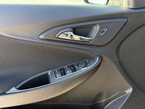 Used 2023 Chevrolet Malibu LT image 19