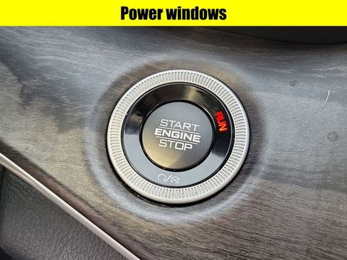 Used 2023 Jeep Grand Cherokee L Limited image 17