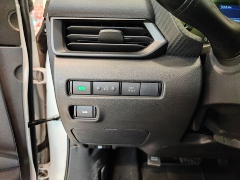 Used 2024 Nissan Sentra S image 17