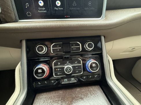 Used 2022 GMC Yukon Denali image 22