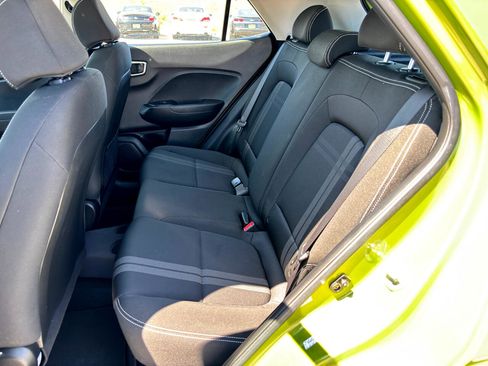 Used 2022 Hyundai Venue SEL w/ Cargo Package image 21