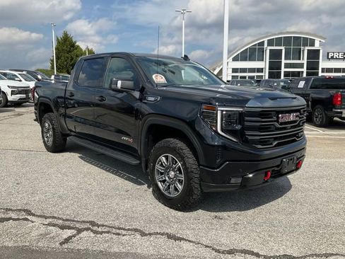 Used 2024 GMC Sierra 1500 AT4 w/ AT4 Premium Package image 3