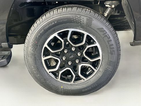 Used 2022 Ford F150 Lariat image 11