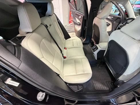 Used 2023 Volvo XC40 B5 Plus w/ Driver Assist Package AWD/4WD image 48