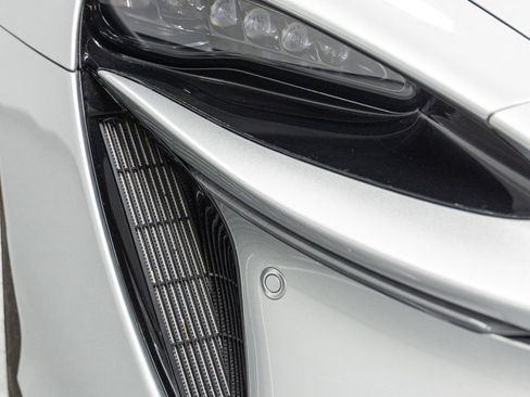 Used 2023 McLaren Artura image 28