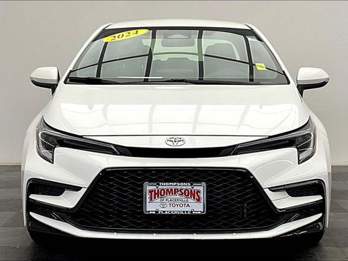 Used 2024 Toyota Corolla SE image 2