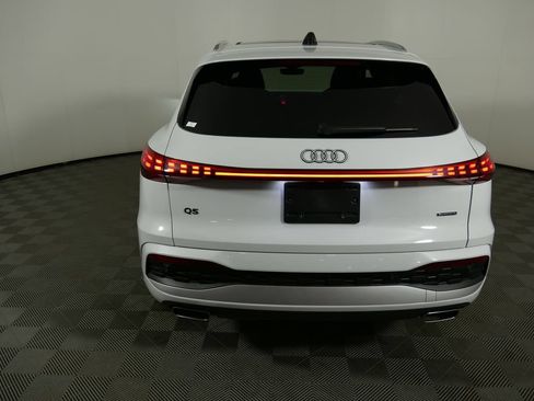 Certified 2025 Audi Q5 Premium Plus w/ Premium Plus AWD/4WD image 4