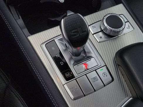 Used 2017 Mercedes-Benz SL 550 w/ Driver Assistance Package image 24