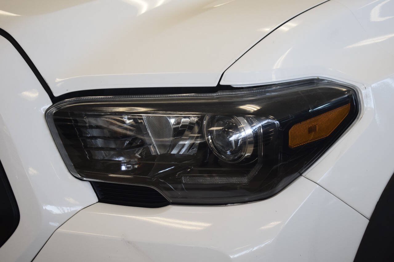Used 2017 Toyota Tacoma TRD Pro AWD/4WD image 8