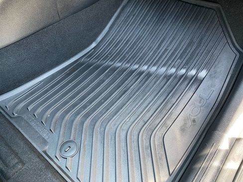 Certified 2023 Kia Soul LX FWD image 12